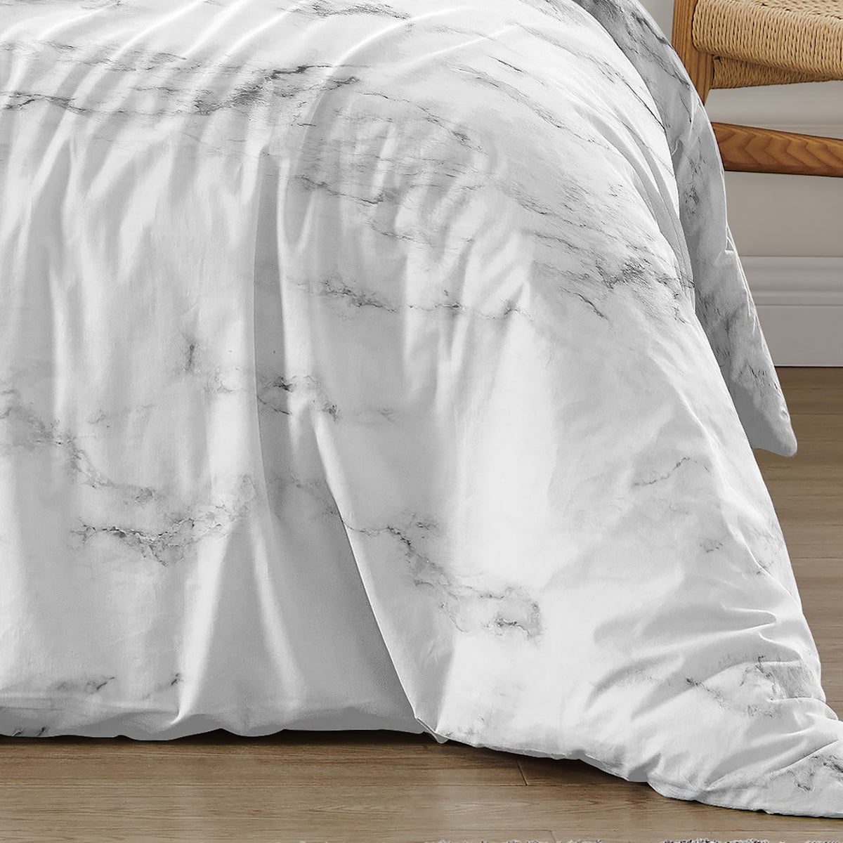 Marble Black and White Full/Queen Bedding Collection